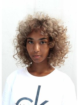 ラブ ロック Love' Lock スパイラルパーマ・くるくるセット・グレージュ・ナディア