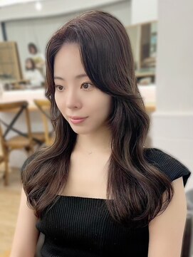 ネオリーブ クーロ(Neolive curro) 韓国前髪顔周り×美髪レイヤー[横浜/縮毛矯正/前髪縮毛矯正]