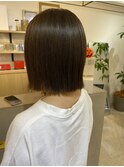 外ハネボブ×切りっぱなし×グレージュ×縮毛矯正×ミニボブ