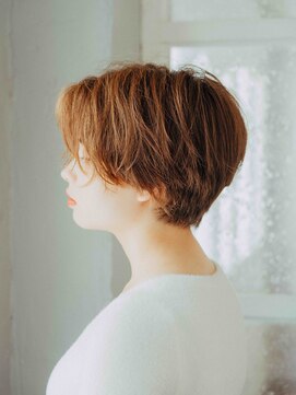 アマリス(Amaris) 外国人風ハンサムショート20代/30代/40代/庭瀬