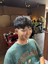 カットスペース キャロル(CUT SPACE CAROL) ツーブロフェード