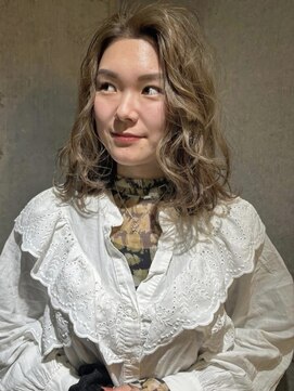 メーヴェ(Mowen) mowen 南堀江 ミルクティーベージュ くるくるヘア