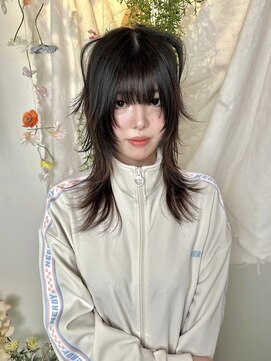 アリートウキョウ(ALLY TOKYO) シャギー黒髪ロングウルフカットロングレイヤーカット外ハネ