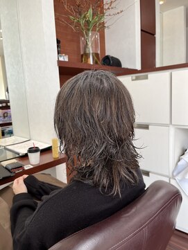 ギネス(Giness) モノトーンカラー/ウルフ/パーマ