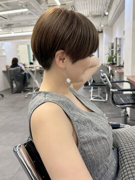 オウル(Owll) 【Owll】石田学史大阪刈り上げマッシュショート20代30代40代白髪