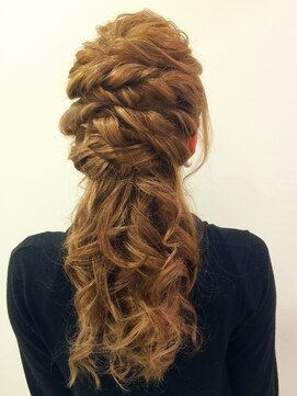 ブリエ(briller) ブリエ☆結婚式☆波ウエェーブ ツイストカジュアルハーフ