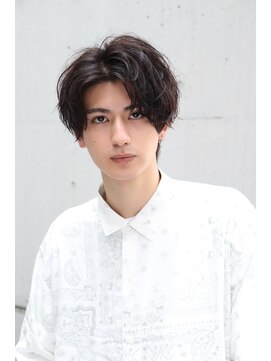 ネイビー(NAVY) 韓流 ニュアンスカールパーマ 無造作 センターパート