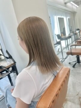 ラベスト バイ セロ 池袋メトロポリタン前(LOVEST by CERO) 透明感ベージュ