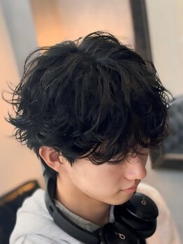 バース バイ ハピネス(BIRTH by happiness)の写真/【ツイストスパイラルパーマ】でスタイリング簡単！学生～社会人までそれぞれのシーンに合わせたパーマ