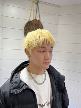 バズ(BUZZ) ブロンドスパイキーショート