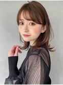 クラゲヘアーナチュラルカール斜めバング黒髪オリーブグレー