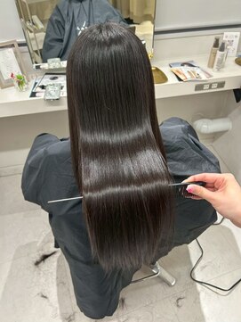 スラッシュホワイト テラッソ前店(SLASH white) 髪質改善/縮毛矯正/トリートメント/姫路