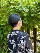 ペスカケイクリエイティブ(PESCA K-CREATIVE) 暗髪ブルーの刈り上げショート