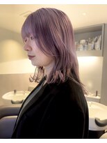 ニコフクオカヘアーメイク(NIKO Fukuoka Hair Make)&nbsp;2ブリーチの淡い色味のピンクベージュ