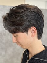 デプト(DEPT.)&nbsp;フェザーパーマセンターパートニュアンスパーマツーブロック眉毛