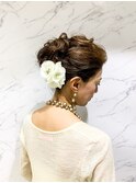 ワンポイントアレンジで華やかに魅せる大人アップスタイル☆
