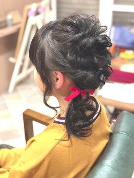 モアヘアー(MORE-HAIR) 2段くるりんぱアレンジ