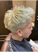 ホワイトベージュ ハイトーン カラー スキンフェード 大宮
