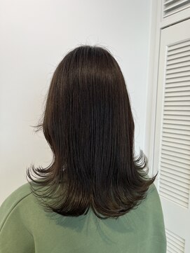 アドラーブル 万代店 (adorable) 【くびれ巻き】ミディアム 10代20代30代 カーキグレージュ