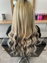 ラビス クローバー(Lovis clover) モテ髪カタログ セクションカラー グラデーションカラー