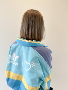 ウトウトヘア(UTUT HAIRE) ハイトーンベージュ