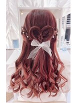 アマレット 東京駅八重洲店(amaretto)&nbsp;編み込みハートのハーフアップ