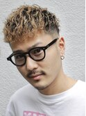ツーブロックフェードソフトツイストベージュスペインカール
