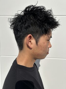 ヒュイル バイ ニアウ(Hwyl by Niau) メンズショートマッシュパーマスパイラルパーマニュアンスパーマ