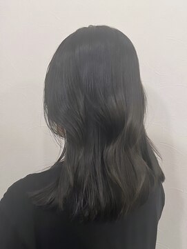 ミザルー(Misirlou) ｜ツヤ髪×オリーブベージュ｜