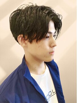 オー(Eau) 前下がりセンターパート×ニュアンスパーマ