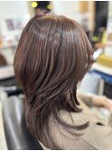 透明感グレージュで軽やかミディアムレイヤー