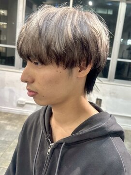 イリ 心斎橋(ili) ハイトーンカラーミルクティーベージュレイヤーカット