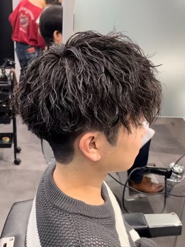 クロムトウキョウ ザ バーバー ネオン 新宿店(CHROM TOKYO the Barber ne/on) 細束ツイストスパイラルパーマ
