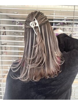 アミ(Ammi) ◆ハイライト/レイヤー/イルミナカラー/髪質改善/縮毛矯正