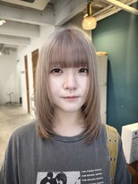 マニア(mania.)&nbsp;ミルクティーベージュハイトーントリプルカラーレイヤーカット