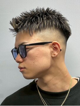メッツ 原宿(METS) MEN'S/アップバングショート×ハイライト/フェード/短髪フェード
