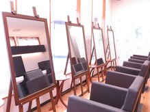 ヘアー アイスタイル(hair I.styLe)の雰囲気（明るい奮雰囲気の受付でお迎えします♪）