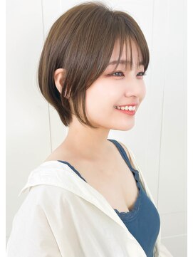 ルエ(rue) 大人可愛い20代30代40代小顔ワンサイドショートボブ丸み前下がり