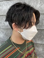 ヒュイル バイ ニアウ(Hwyl by Niau)&nbsp;メンズセンターパート波巻スパイラルパーマニュアンスパーマ