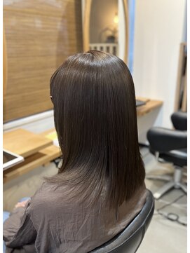 キウ(KIU) スモーキーなグレージュのメテオカラー