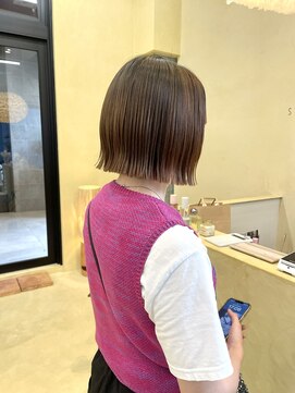 スニュウ(snuw) 【snuw mina】レイヤーカット/透明感カラー/伏見