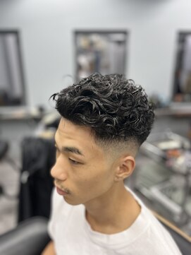 アイコン ブルー メンズ(I-CON #blue MEN'S) スキンフェード×極道パーマ