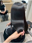 グレージュ切りっぱなしボブ前髪ありミニボブミルクティベージュ