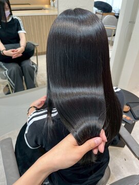 ウールバイレガーレ(uul by Legare/a) グレージュ切りっぱなしボブ前髪ありミニボブミルクティベージュ