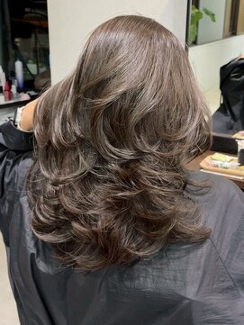 メリー オオサカ(Merly Osaka) バタフライレイヤーカット