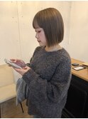 暗めbeige