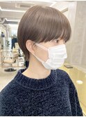 マッシュショート前髪長めハンサムショート黒髪ショート襟足短め