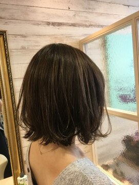 エム インターナショナル 白岡 キュート(EMU international CUTE) エアリーミディ*外ハネボブ★白岡