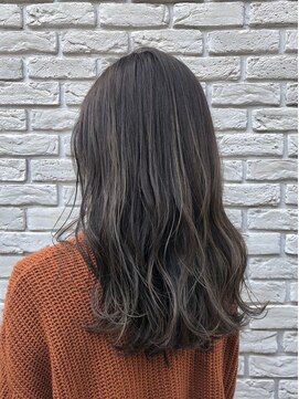 ネイヴィル(navile) ハイライト×グレージュ