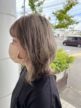 ジップ 緑店(zip) くびれレイヤーミディ×２０代トレンドガール